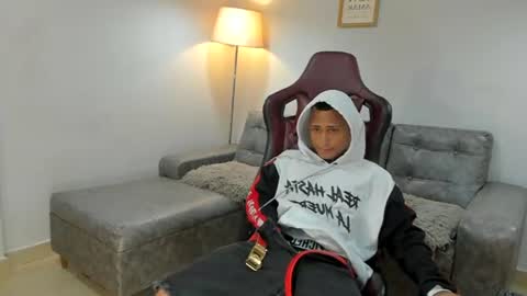 Snapshot of supreme_badboy2 chatting on August 7, 2026, 1:57 pm supreme_badboy2 online show from August 7, 2026, 1:57 pm