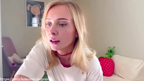 Raven - Ravie online show from September 24, 2025, 2:42 pm