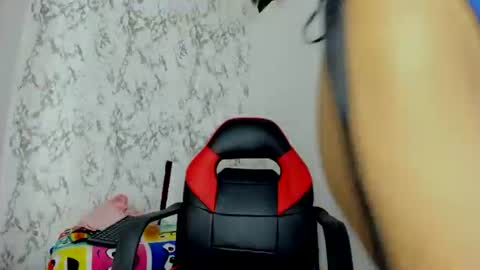 Snapshot of surifoster chatting on May 11, 2026, 2:34 pm suri online show from May 11, 2026, 2:34 pm