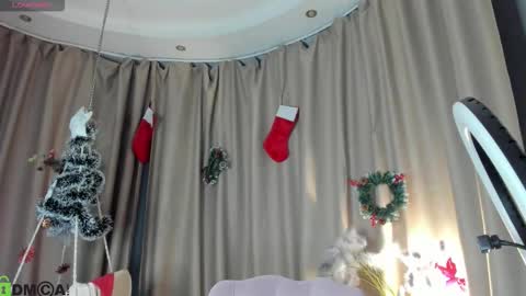 Annie online show from December 5, 2025, 12:41 am