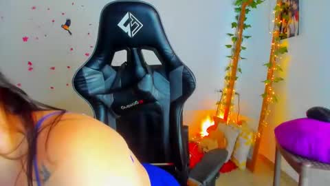 Dani online show from November 15, 2025, 7:10 pm