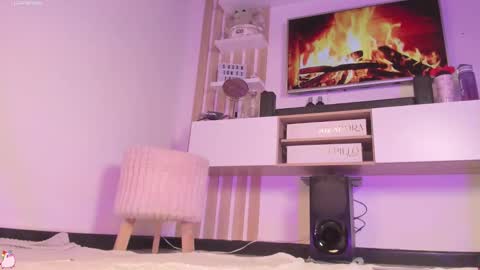 Snapshot of susan_jones_tcw chatting on September 16, 2025, 12:33 am online show from September 16, 2025, 12:33 am