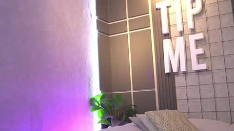 susan_wall online show from April 23, 2026, 1:35 pm