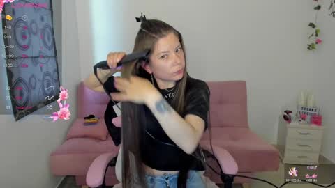 Snapshot of susana_garciaa chatting on December 2, 2024, 10:23 pm  Susana   ig susanna garcia23 online show from December 2, 2024, 10:23 pm