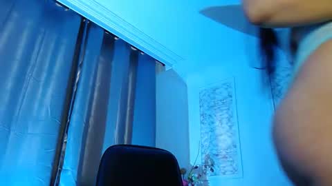 Snapshot of susana_hank chatting on February 18, 2025, 9:53 pm susana online show from February 18, 2025, 9:53 pm