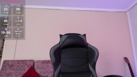 Susana hendrix    online show from April 18, 2026, 6:23 pm