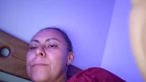 Snapshot of susann_stonee chatting on January 9, 2025, 4:19 am Susan online show from January 9, 2025, 4:19 am