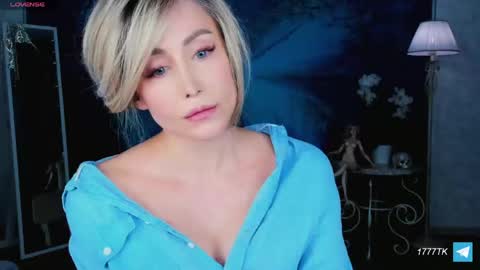 InaraSerra online show from March 22, 2026, 4:49 am