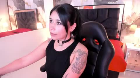 susanvilla online show from May 19, 2026, 7:53 pm
