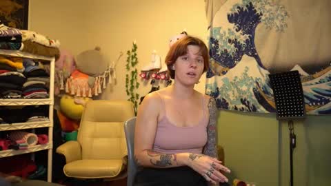 Snapshot of sushifox chatting on October 22, 2025, 3:45 pm   online show from October 22, 2025, 3:45 pm