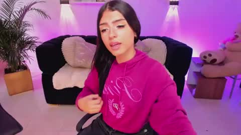 susi_doll1 online show from July 28, 2026, 7:04 pm
