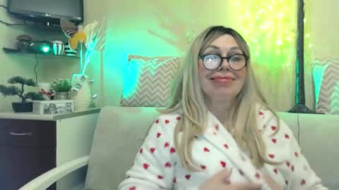 SusiexNoreen online show from February 8, 2026, 8:40 am