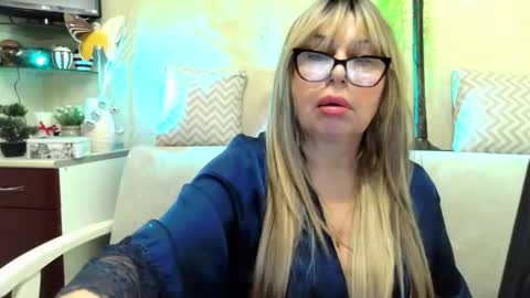 SusiexNoreen online show from February 15, 2026, 7:16 am