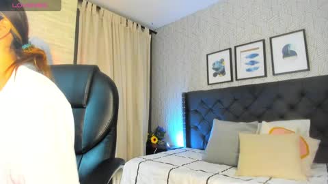 Snapshot of sussy__stone chatting on January 9, 2025, 12:30 pm online show from January 9, 2025, 12:30 pm