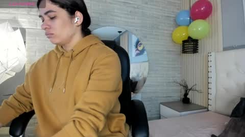 Snapshot of sussy__stone chatting on May 19, 2026, 11:49 am online show from May 19, 2026, 11:49 am