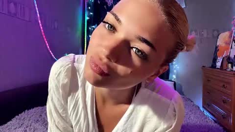 Stacy online show from August 4, 2026, 10:23 pm