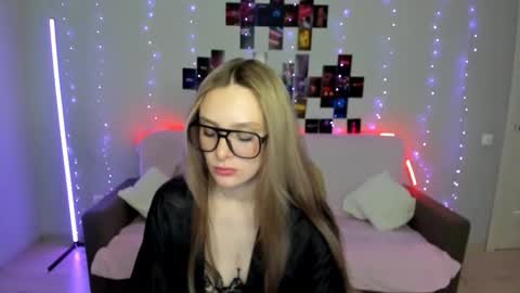 Snapshot of suzie_q69 chatting on December 20, 2025, 9:49 am Suzie q online show from December 20, 2025, 9:49 am