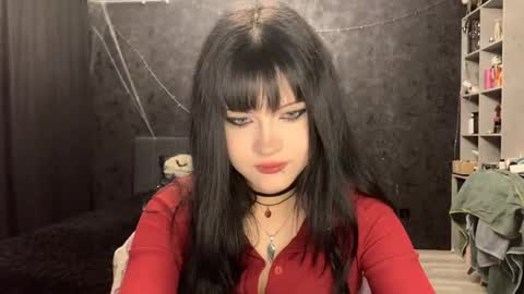 EmilySuonn online show from April 27, 2026, 5:16 am