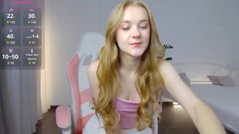 Suzi online show from November 26, 2025, 2:29 pm