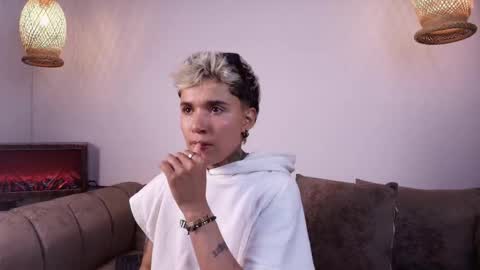 Snapshot of suzuwolf_dim chatting on November 11, 2025, 6:57 am suzuwolf_dim online show from November 11, 2025, 6:57 am