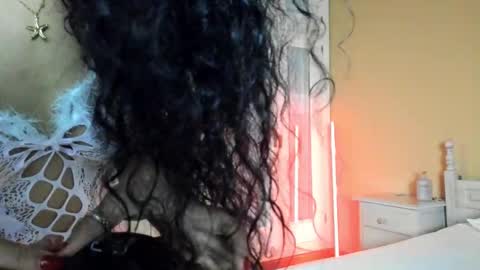 suzysuza online show from October 3, 2025, 3:09 pm
