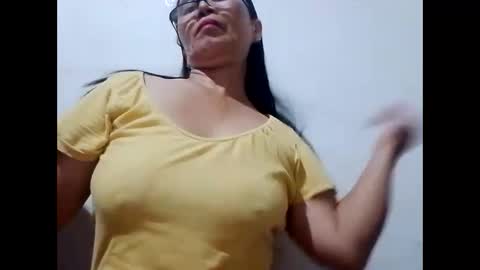 suzzie_hot online show from January 4, 2025, 8:28 am