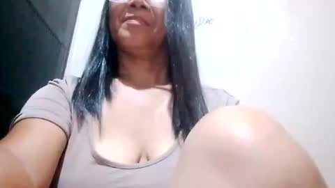 suzzie_hot online show from October 29, 2025, 2:19 pm