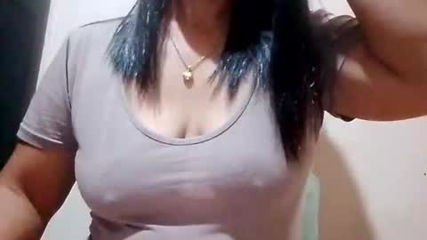 suzzie_hot online show from December 22, 2025, 12:24 pm