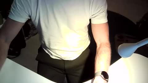 svena online show from October 20, 2025, 6:41 pm