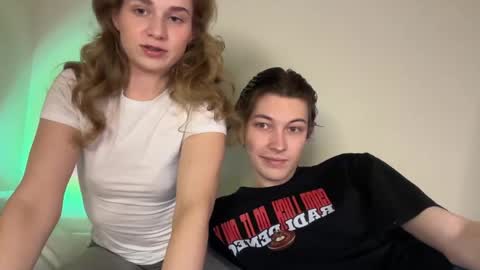 Denis and Mia online show from April 17, 2026, 6:55 pm