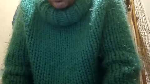 Snapshot of sweaterboy666 chatting on January 8, 2025, 3:40 am sweaterboy666 online show from January 8, 2025, 3:40 am