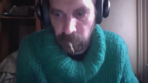 Snapshot of sweaterboy666 chatting on February 14, 2025, 11:31 am sweaterboy666 online show from February 14, 2025, 11:31 am