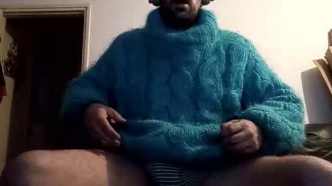 Snapshot of sweaterboy666 chatting on October 22, 2025, 6:13 am sweaterboy666 online show from October 22, 2025, 6:13 am