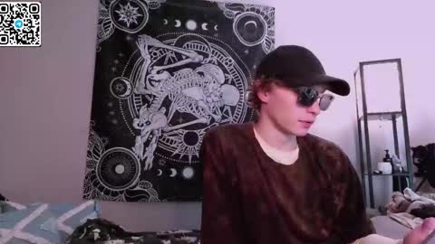 Snapshot of sweathome chatting on October 15, 2025, 9:20 am sweaties3 online show from October 15, 2025, 9:20 am