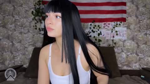 sweeet_strawwberies online show from October 18, 2025, 6:30 pm