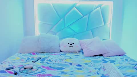 Nikki model independent online show from November 8, 2025, 3:07 am