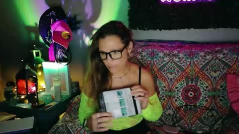 sweeetttea online show from June 26, 2026, 6:01 pm