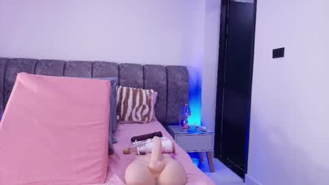 Debora  online show from November 11, 2025, 11:54 am