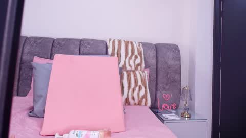 Debora  online show from November 18, 2025, 11:58 am