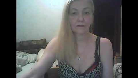 sweet4blonde609 online show from January 22, 2025, 1:00 pm