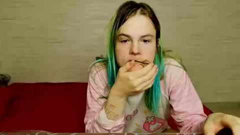 Haeyang  Torry online show from October 13, 2025, 5:51 am