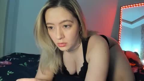 Snapshot of sweet4you1992 chatting on December 2, 2025, 6:08 am Anne Marie online show from December 2, 2025, 6:08 am