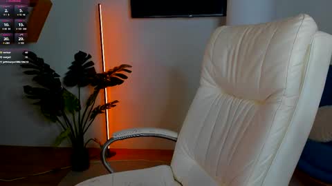 Sweet  Amily online show from November 5, 2025, 1:33 pm