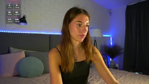 sweet__vikki online show from July 14, 2026, 5:34 am