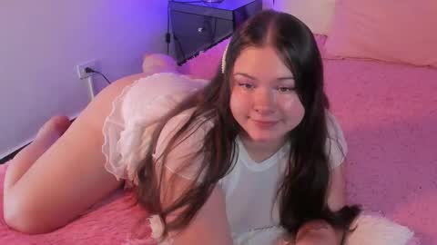 amaralopez online show from February 18, 2025, 11:44 am
