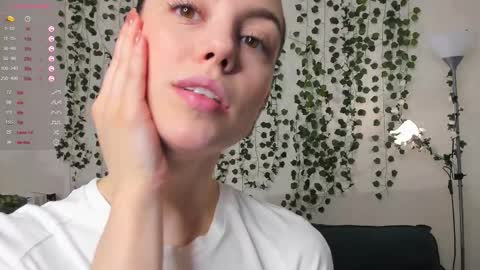 Alice online show from October 22, 2025, 7:30 am