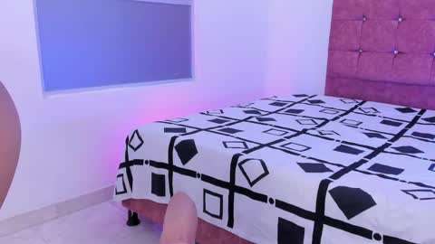 sweet_ashley__ online show from April 8, 2026, 12:05 pm