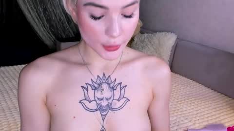 Snapshot of sweet_barbe chatting on January 12, 2026, 3:28 pm Alice online show from January 12, 2026, 3:28 pm