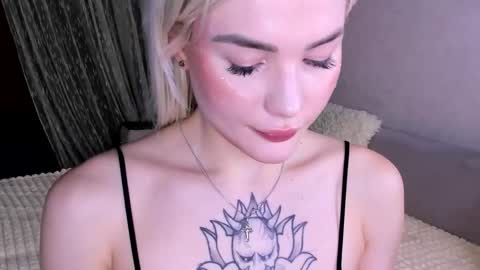 Snapshot of sweet_barbe chatting on February 18, 2026, 4:47 pm Alice online show from February 18, 2026, 4:47 pm