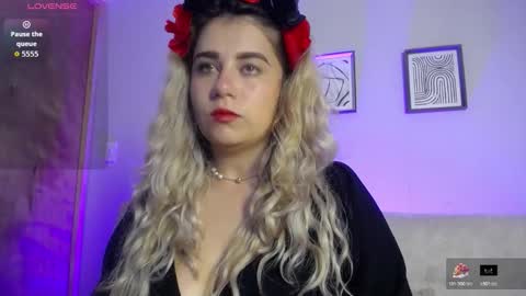 Bella Valery online show from November 3, 2025, 10:10 pm